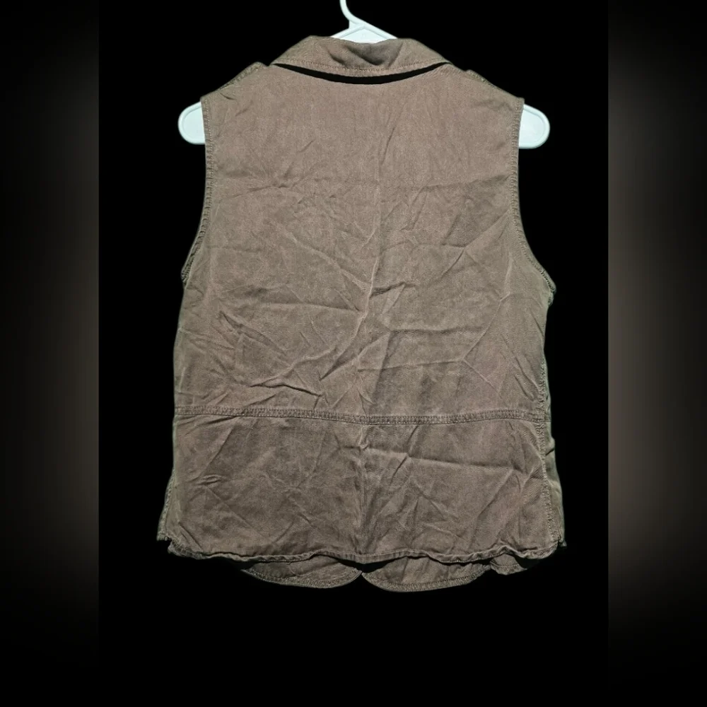 Altar'd State Green Cargo Vest Size Small EUC PTP 19 - Picture 3 of 3